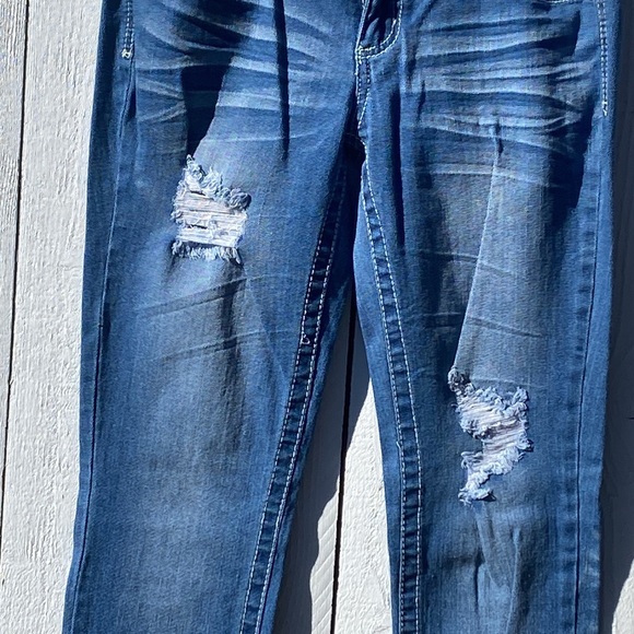 Almost Famous Jeans - Picture 3 of 7